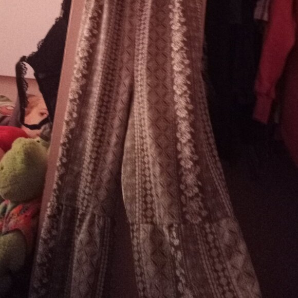 Ivory love romper - Picture 2 of 3